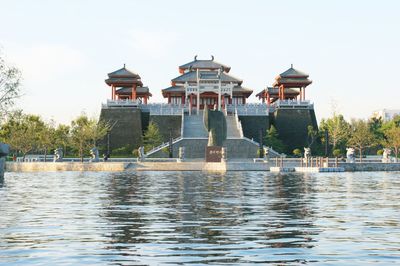 德州董子園&ldquo;拍了拍&rdquo;你:十一來乘畫舫賞美景,醫(yī)護(hù)人員免費!